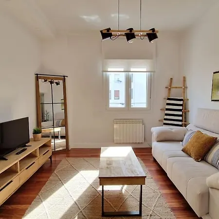 Cozy In The Center By Aloha Apartamento