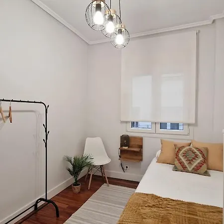 Cozy In The Center By Aloha Apartament