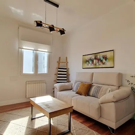 Cozy In The Center By Aloha Apartment