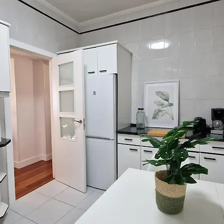 Cozy In The Center By Aloha Apartment